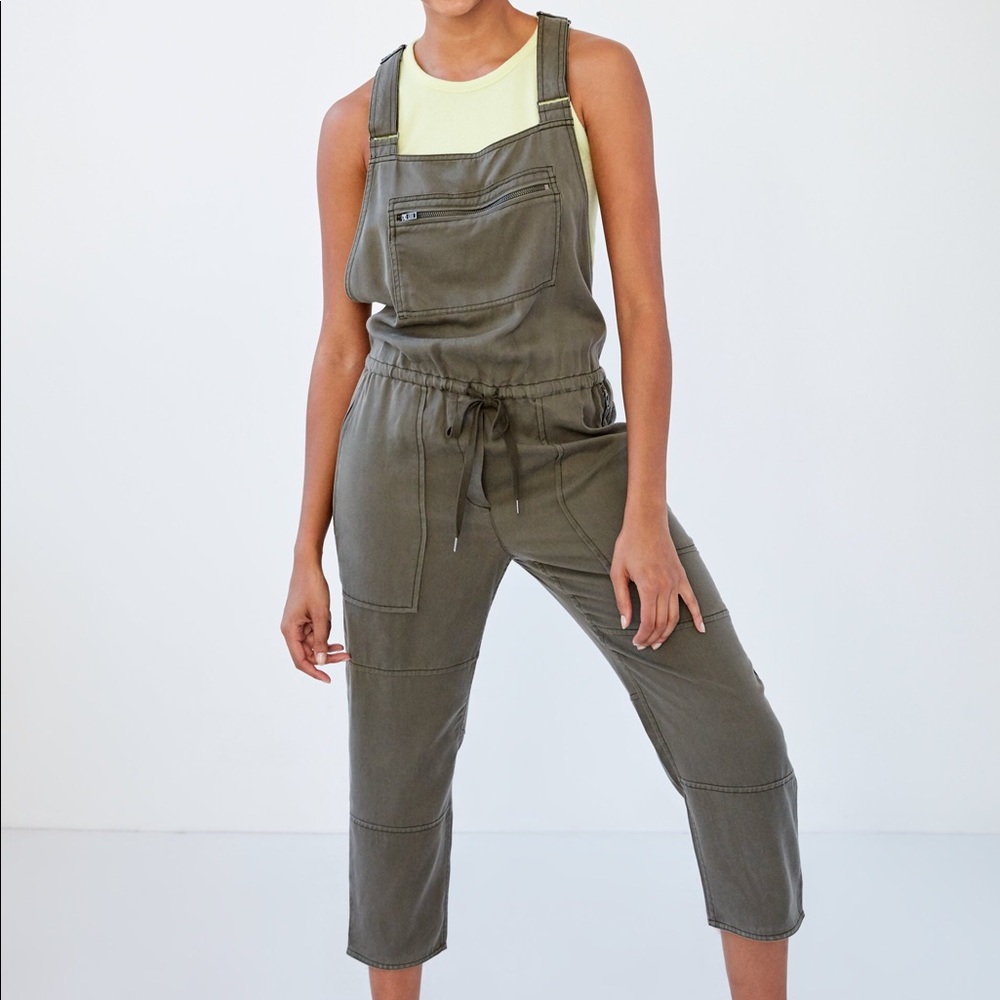 Wilfred Free green cargo jumper